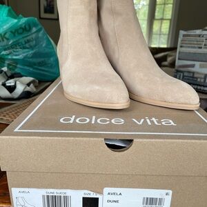 Dolce Vita Avela Suede Heeled Boots in Tan
